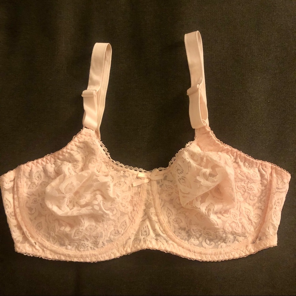 NWOT Bali Blush Pink Lace Bra